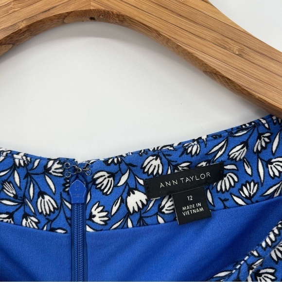 Ann Taylor Floral Dolman Sheath Midi Dress in Blue White Ditsy Floral Size 12 - Picture 6 of 12
